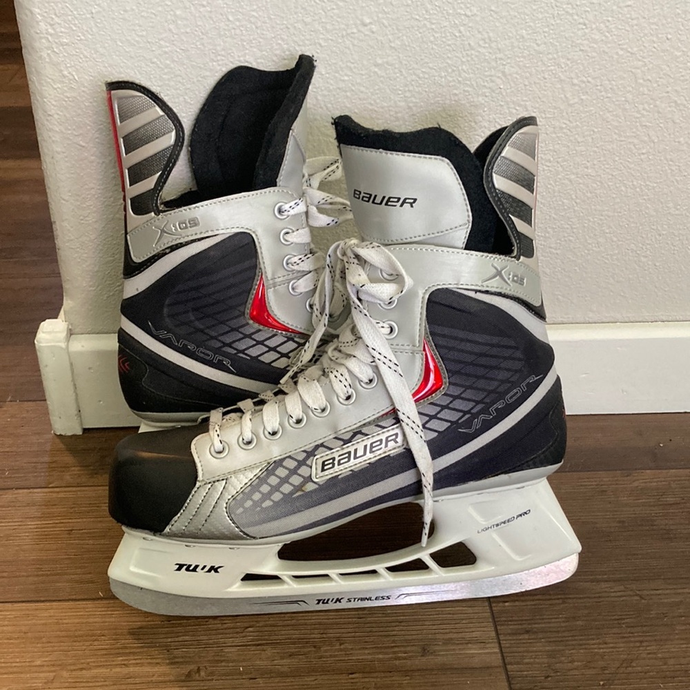Mens size 12 Ice Skates